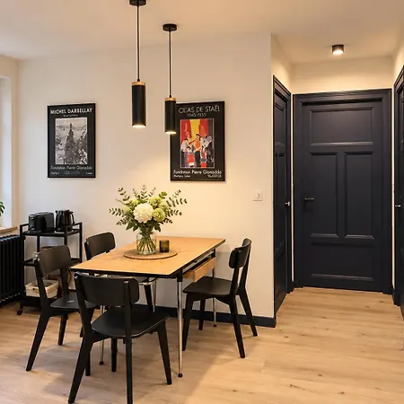 Elegant 3 Pieces - Parking